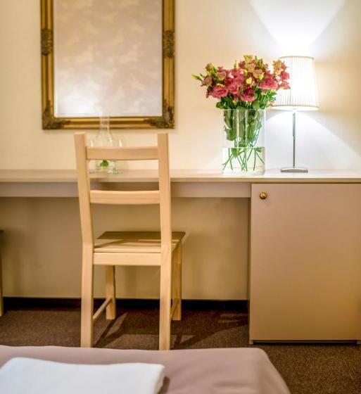 スタンダードルーム, Rezydencja Na Wzgórzu