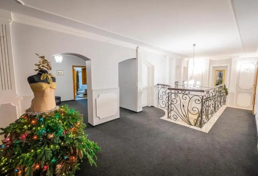 Suite with Terrace, Rezydencja Na Wzgórzu