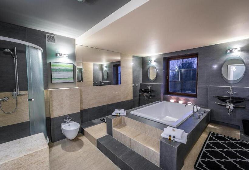 テラス付スイート, Rezydencja Na Wzgórzu