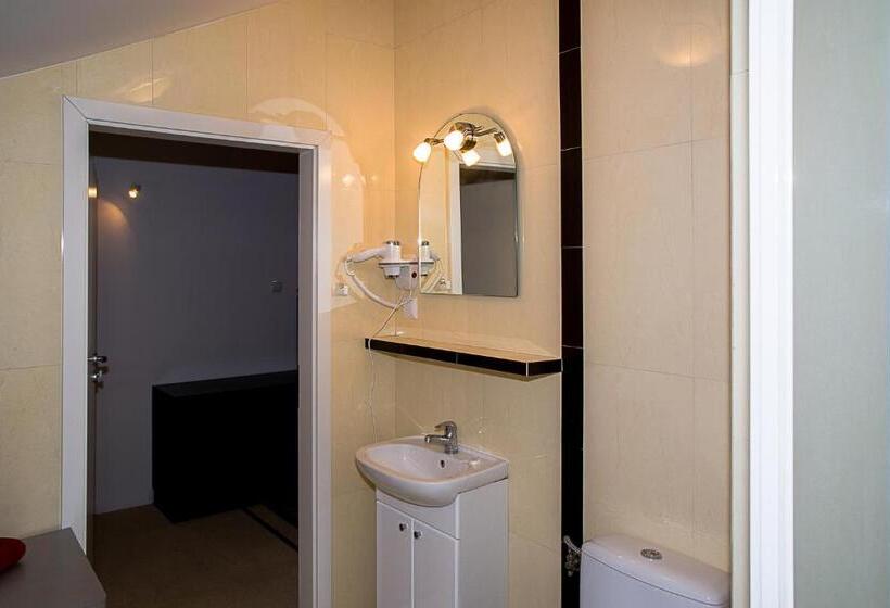 اتاق استاندارد سه نفره, Willa Alba