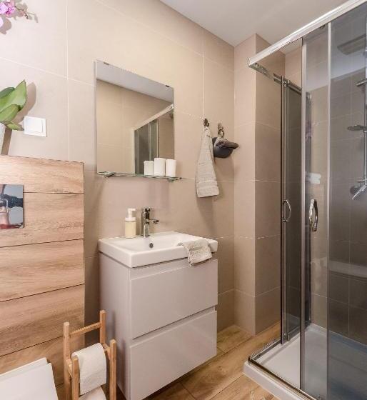 استودیوی لوکس, Willa Biały Domek