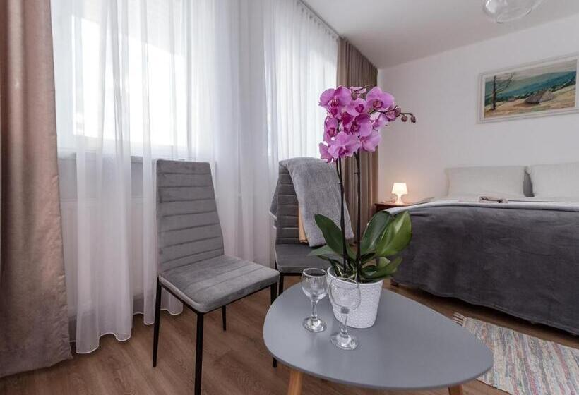 اتاق لوکس سه تخته, Willa Biały Domek