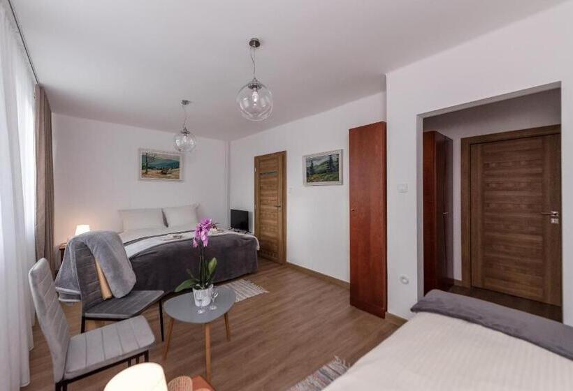 اتاق لوکس سه تخته, Willa Biały Domek