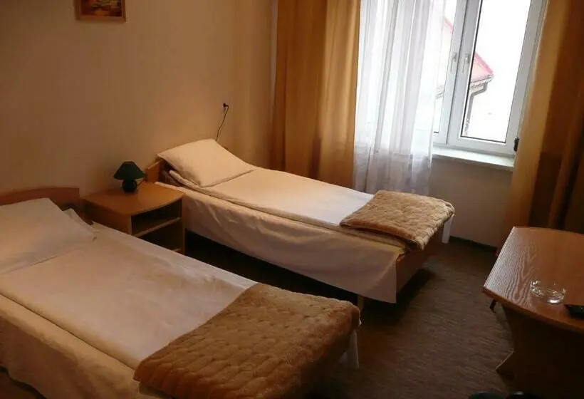 スタンダードルーム, Azymut Hotel & Restaurant