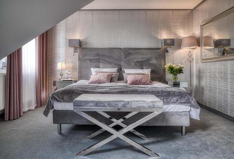 דירת חדר דלוקס, Biały Dom