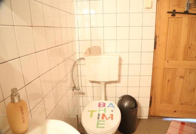 标准三人间外部浴室, Gospodarstwo Agroturystyczne Stary Młyn Wilczkowice