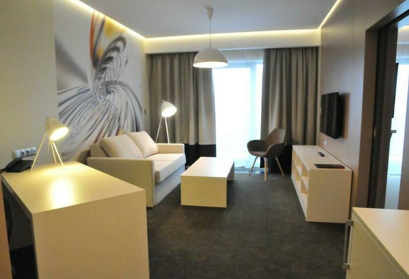 דירת חדר דלוקס, Kosma