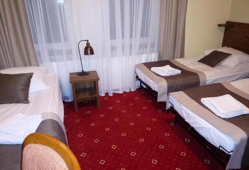 חדר סטנדרט לשלושה, Kozak