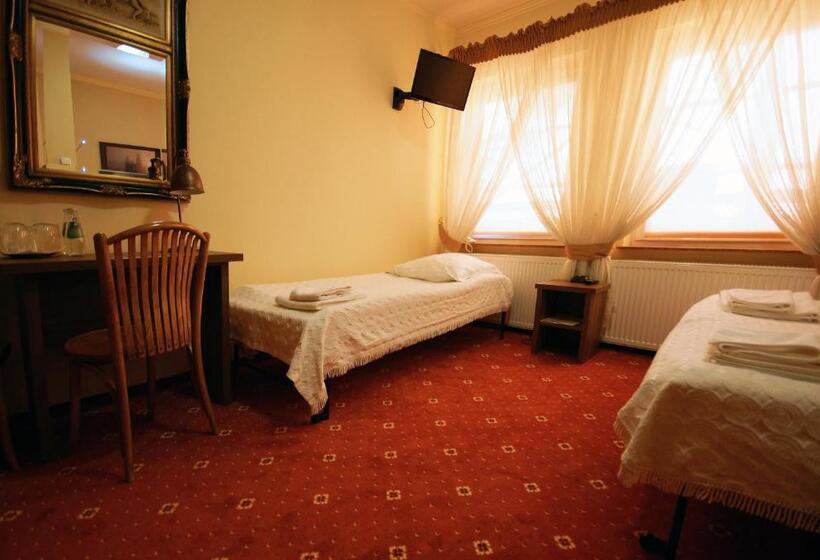 חדר סטנדרט לשלושה, Kozak