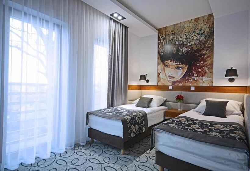 חדר סופריור, Kozak