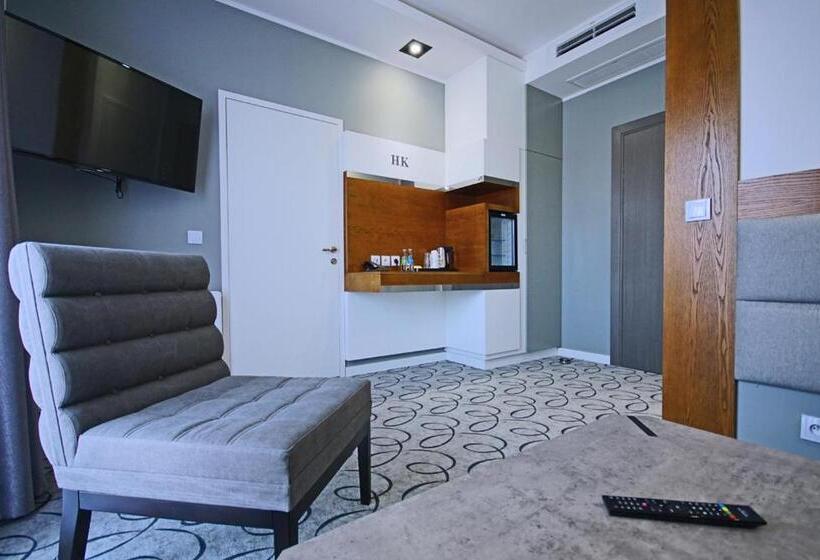 דירת חדר סופריור, Kozak