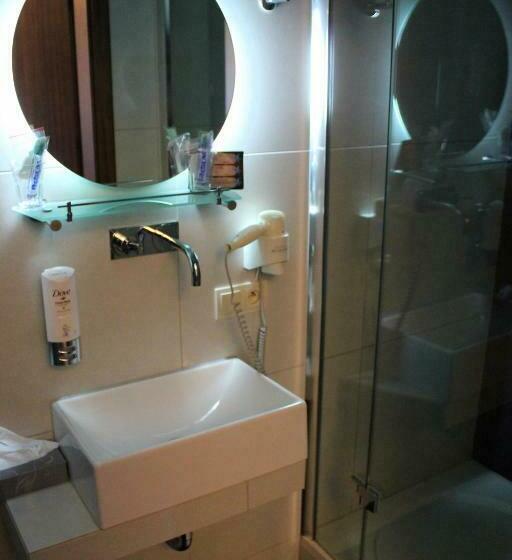 חדר סטנדרט, Linder