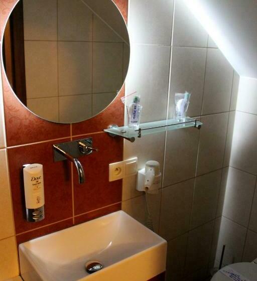 חדר סטנדרט, Linder