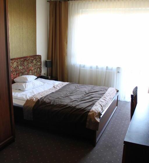 חדר סופריור, Linder