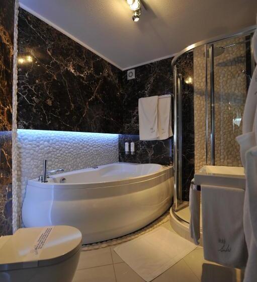 شقة غرفتين, Linder