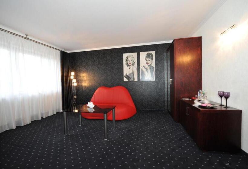 דירת חדר, Linder