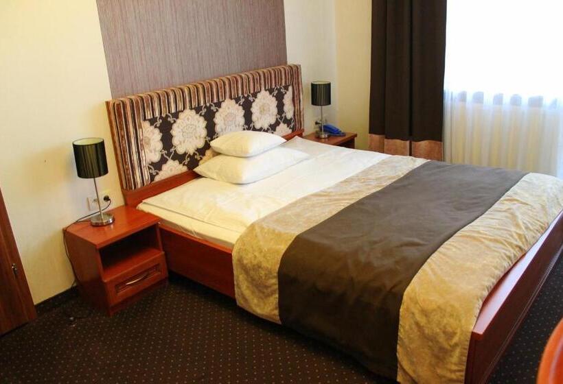 غرفة سوبيريور, Linder