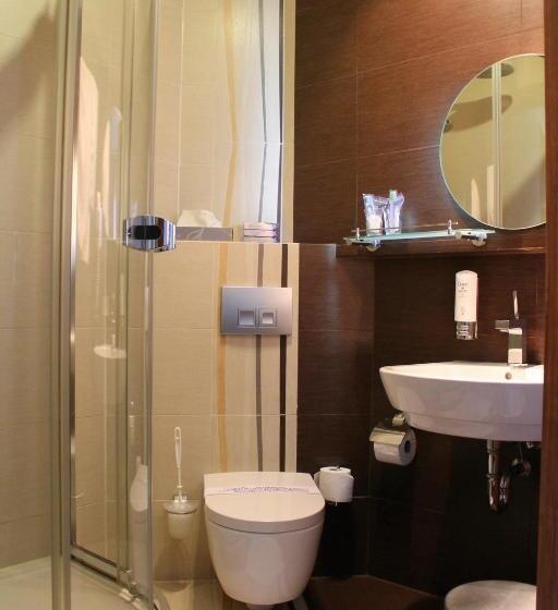 غرفة سوبيريور, Linder