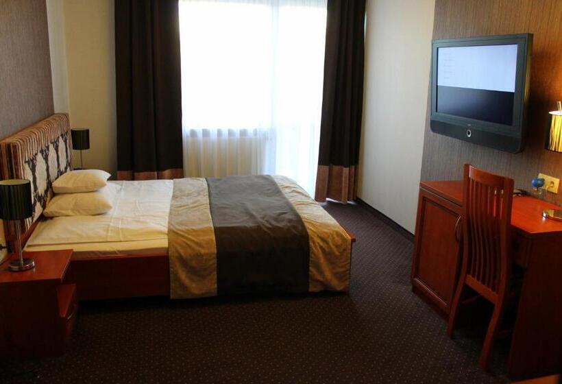 غرفة سوبيريور, Linder