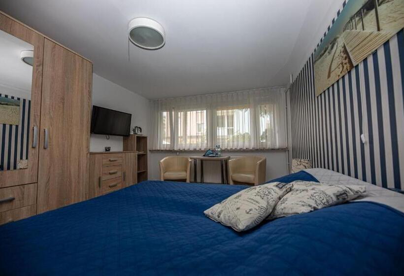 اتاق استاندارد با چشم‌انداز باغ, Dom Wypoczynkowy Anna   Opcjonalnie śniadania W Starej Piekarni