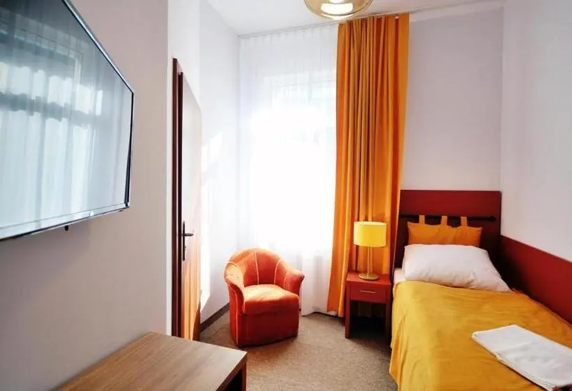 Economy Yhden Hengen Huone, Dom Zdrojowy Amber