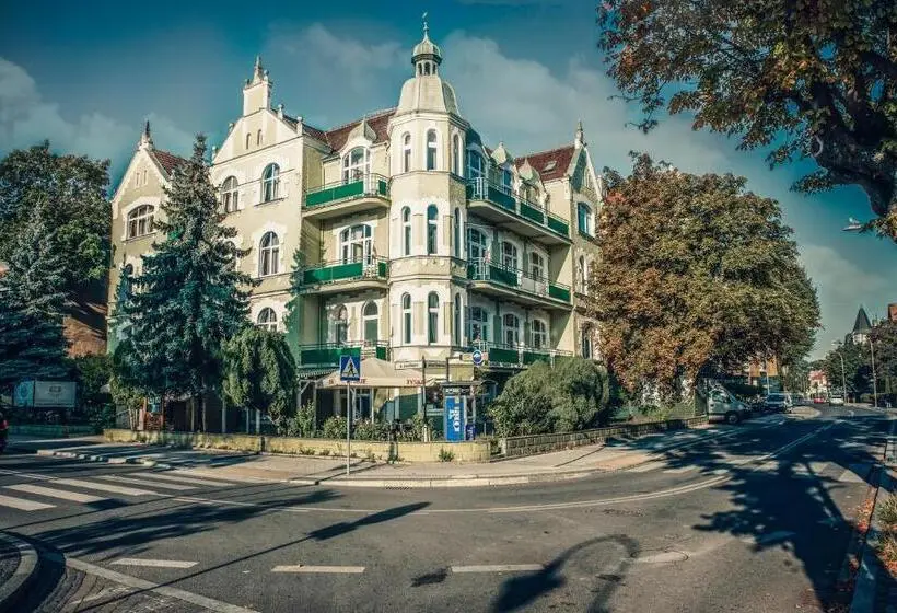 Economy Yhden Hengen Huone, Dom Zdrojowy Amber