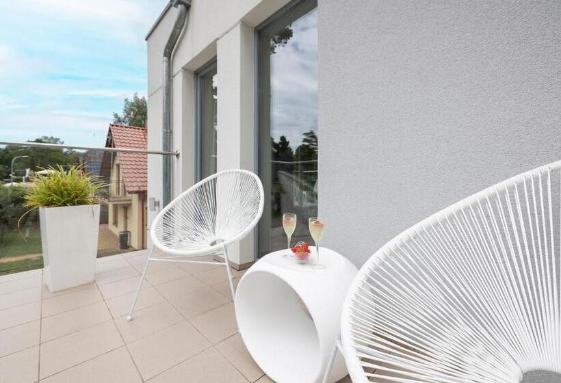 חדר דלוקס, Majestique