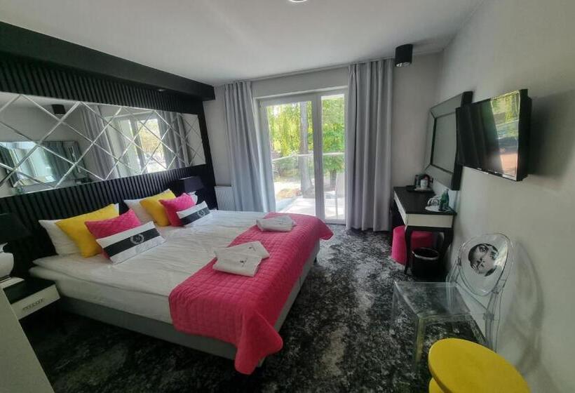 חדר סופריור, Majestique