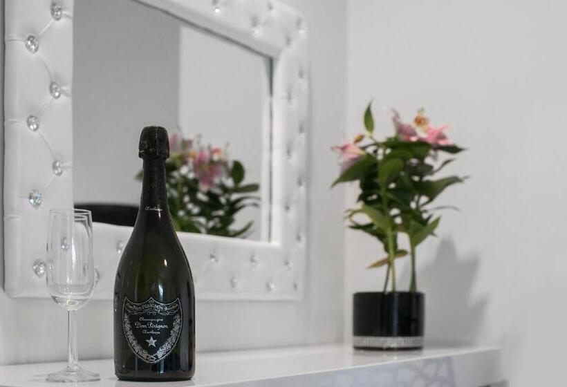 חדר סופריור, Majestique