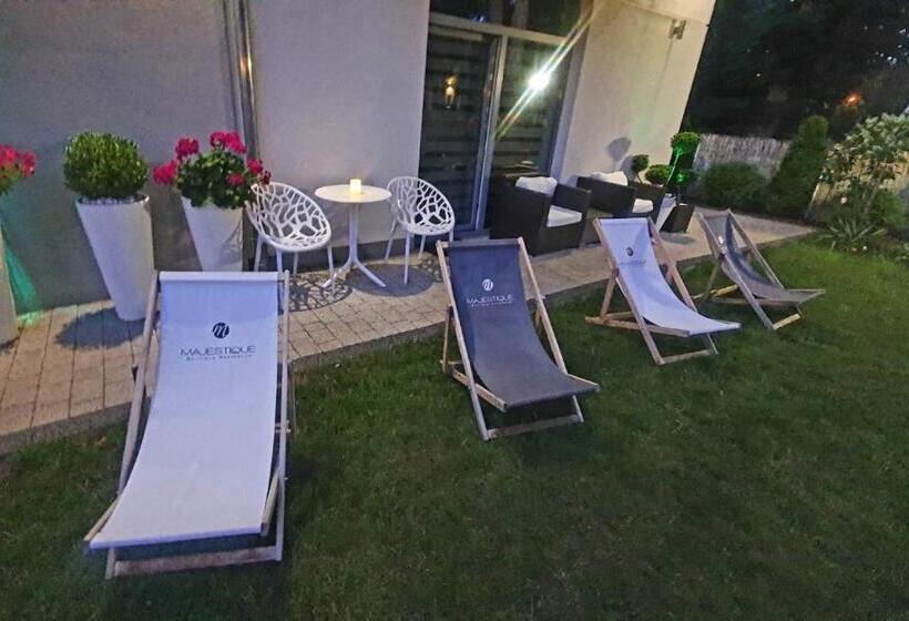 חדר סופריור נוף לגינה, Majestique