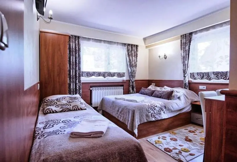 Standard Kolmen Hengen Huone Parveke, Willa Zakobystra