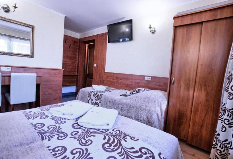 اتاق استاندارد سه تخته با بالکن, Willa Zakobystra