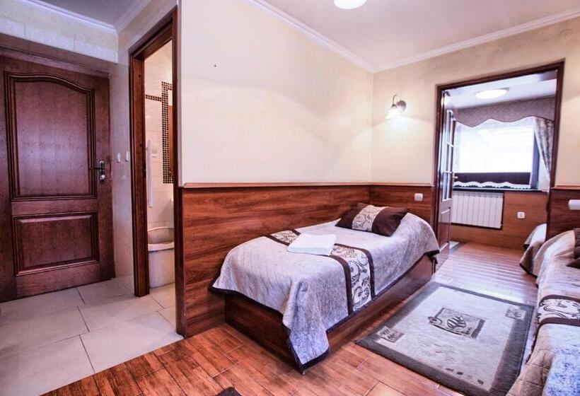 اتاق خانوادگی, Willa Zakobystra