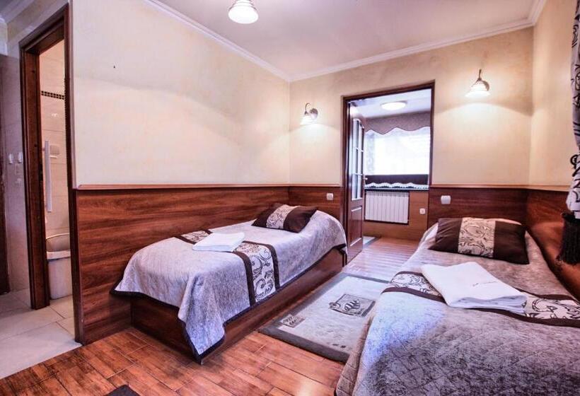 اتاق خانوادگی, Willa Zakobystra