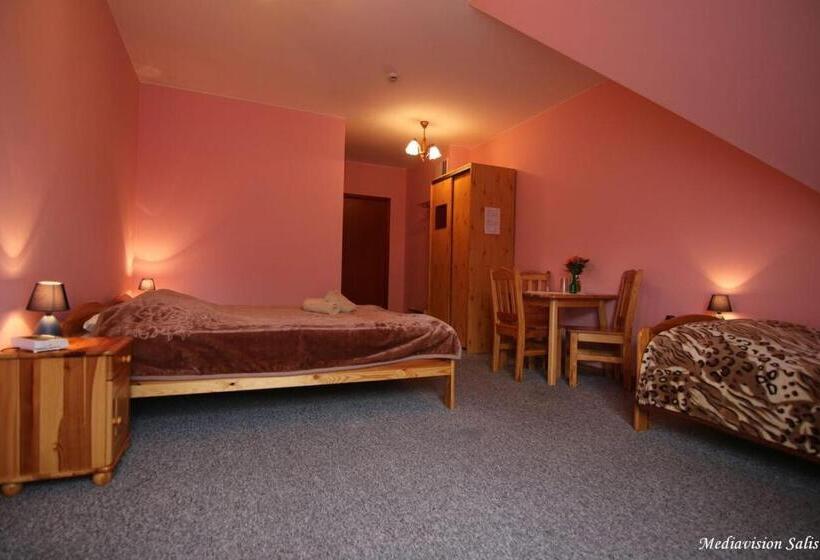 חדר סטנדרט לשלושה, Pensjonat I Restauracja Nowak