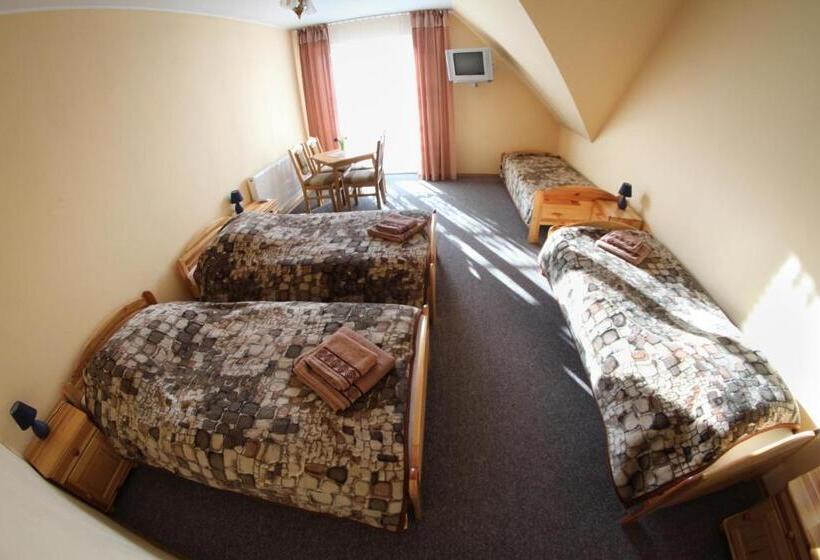 חדר סטנדרט לארבעה, Pensjonat I Restauracja Nowak