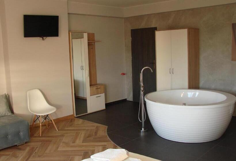 סוויטה עם מרפסת, Pensjonat Lubianka