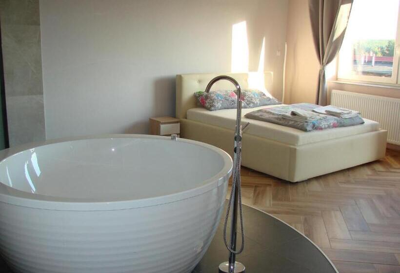 סוויטה עם מרפסת, Pensjonat Lubianka