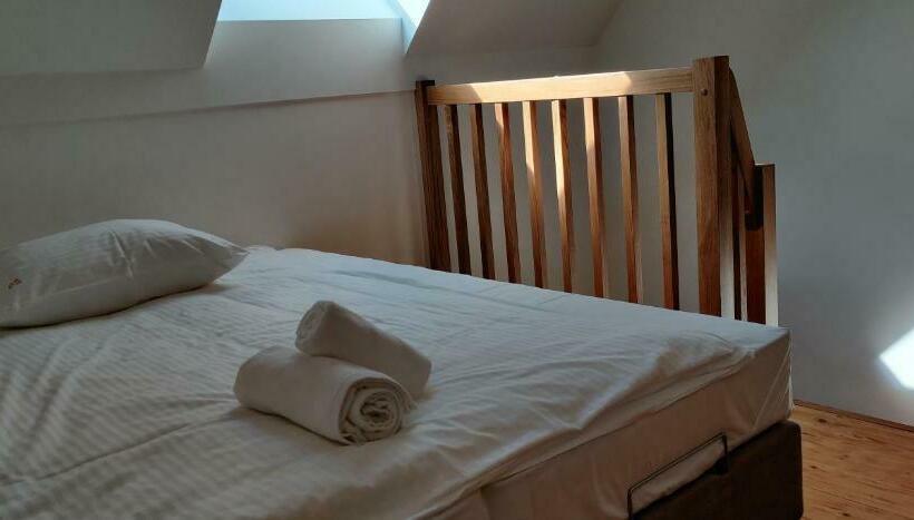 جناح, Pensjonat Sztynort