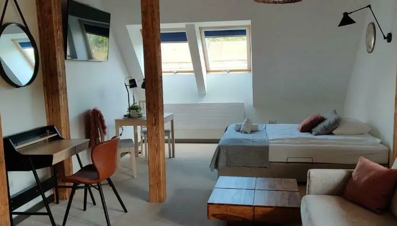 Sviitti, Pensjonat Sztynort
