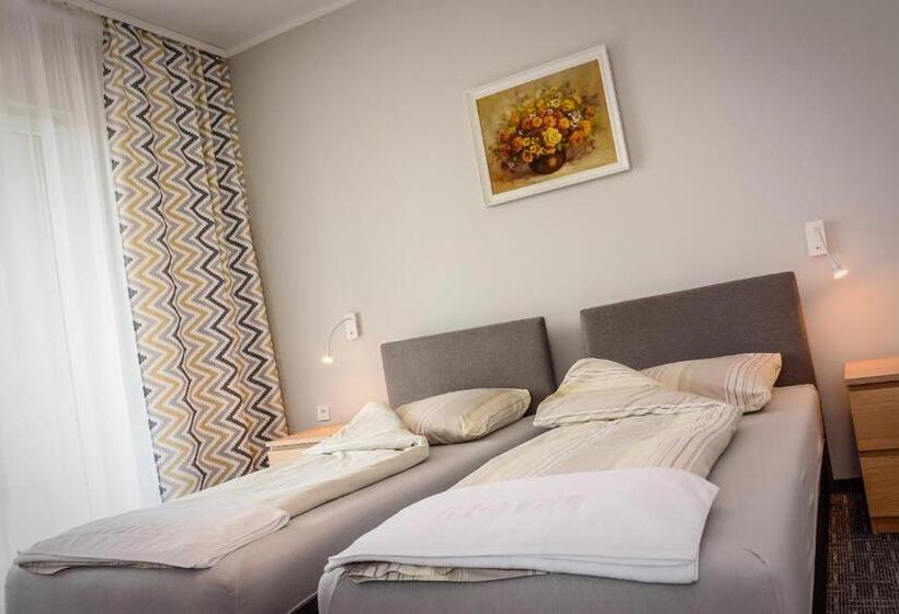 标准三人间, Beskidpark