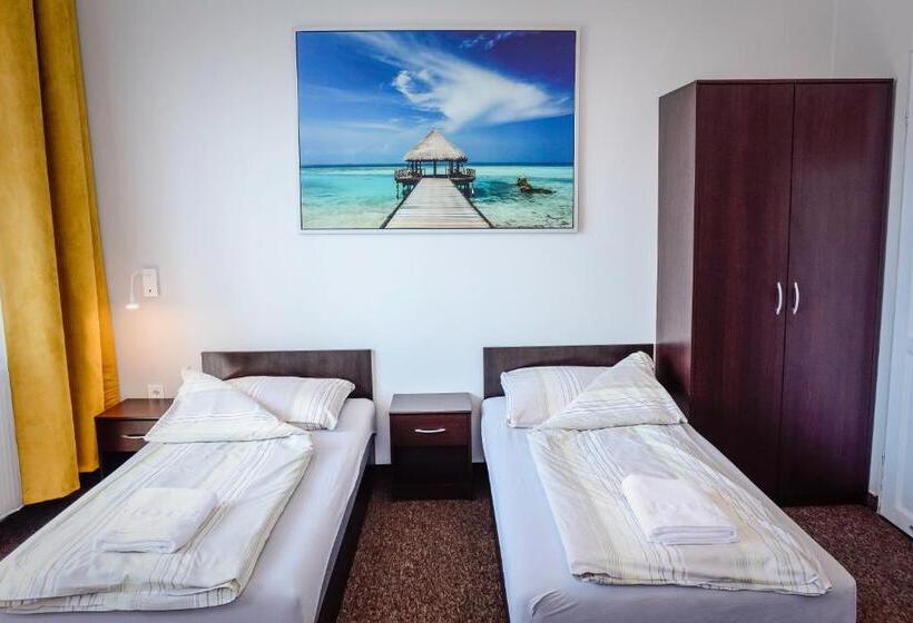 标准三人间, Beskidpark