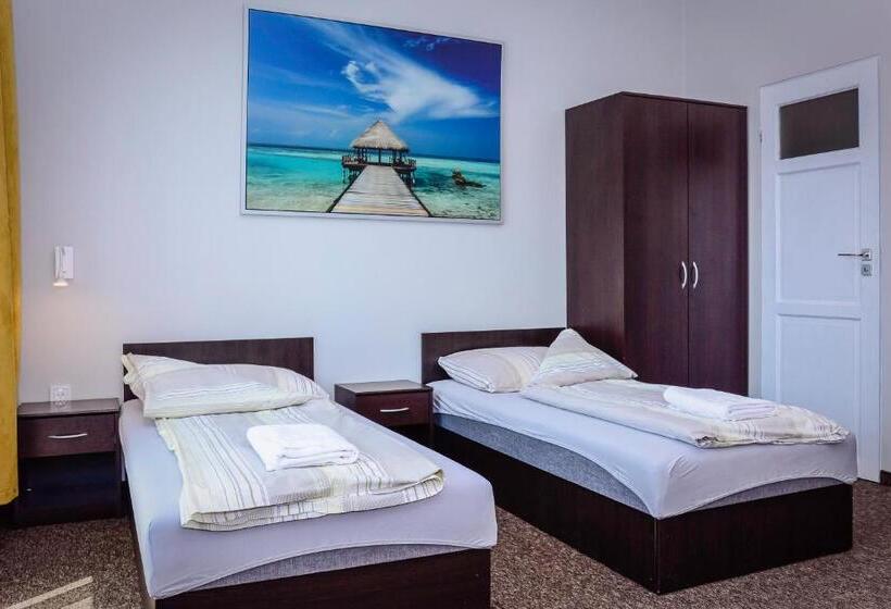 标准三人间, Beskidpark