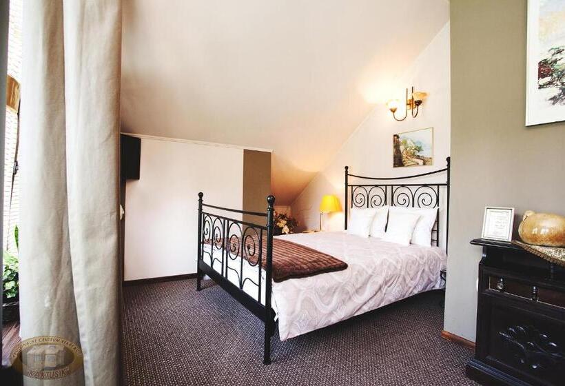 جناح جونيور, Kaktusik