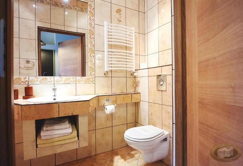 جناح جونيور, Kaktusik