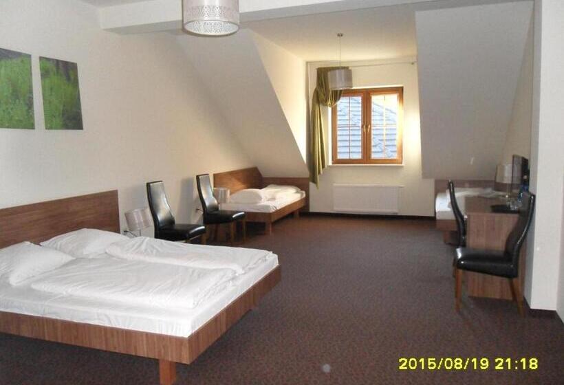 חדר סטנדרט לארבעה, Karczma Dolina Pstrąga