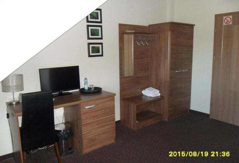 חדר סטנדרט לארבעה, Karczma Dolina Pstrąga