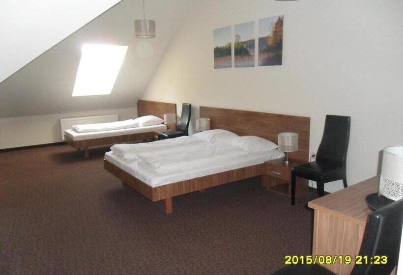 חדר סטנדרט לשלושה, Karczma Dolina Pstrąga