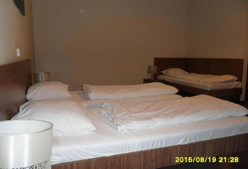 חדר סטנדרט לשלושה, Karczma Dolina Pstrąga