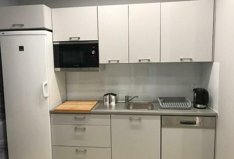 バスルーム共有のトリプルスタンダード, Noclegi Mikołów